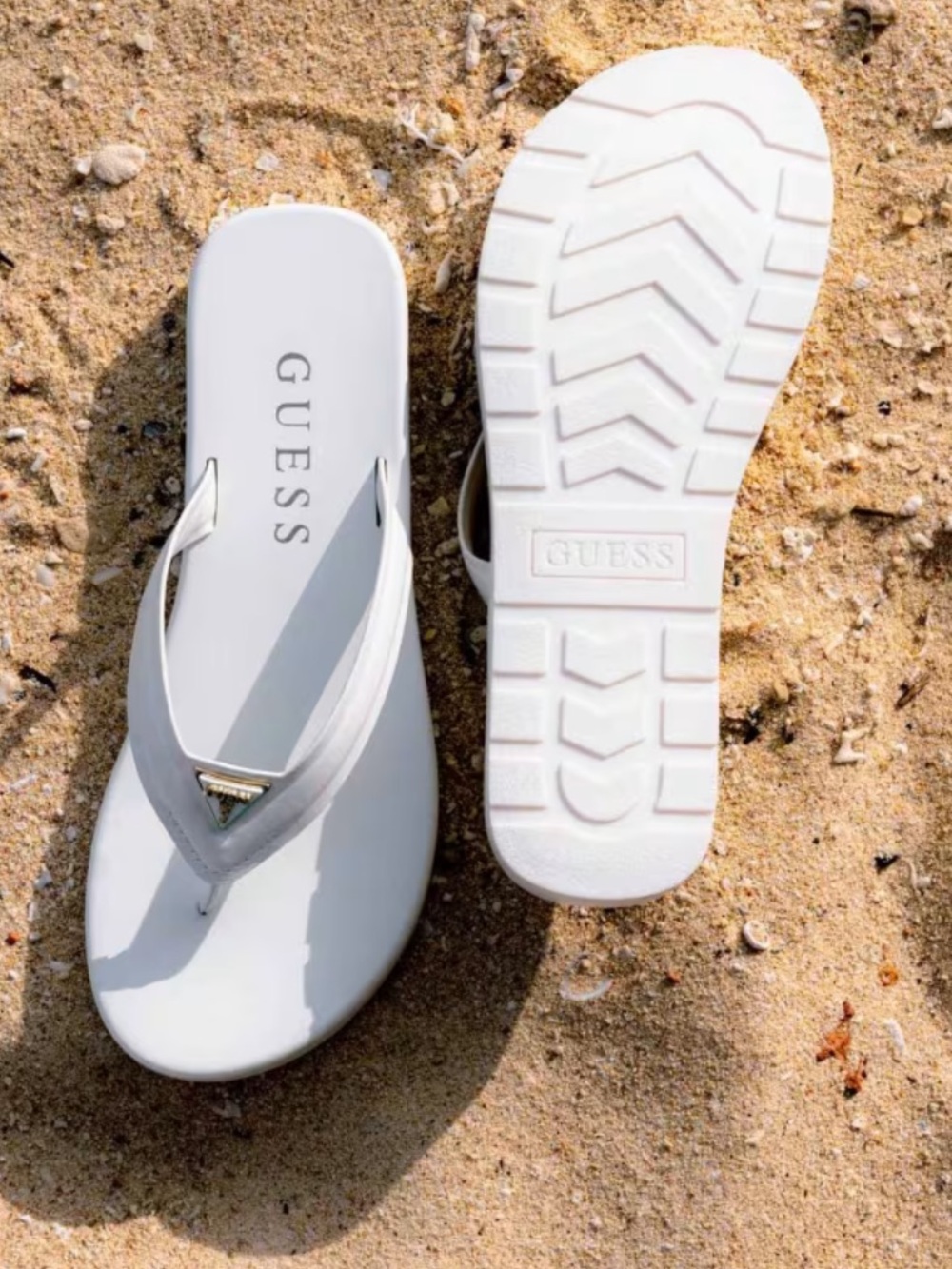 GUESS / logo flip flop / white / sz 10